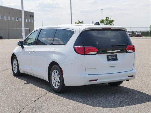 2023 Chrysler Voyager LX