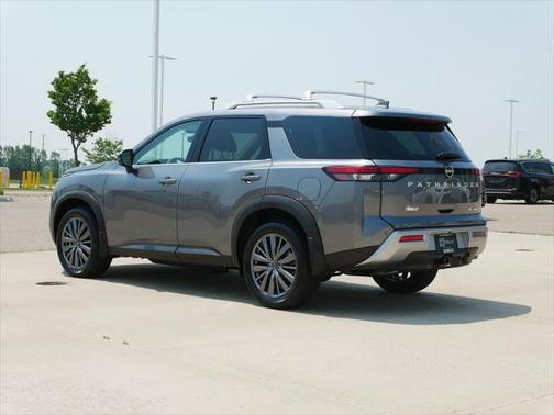 2025 Nissan Pathfinder SL 4WD