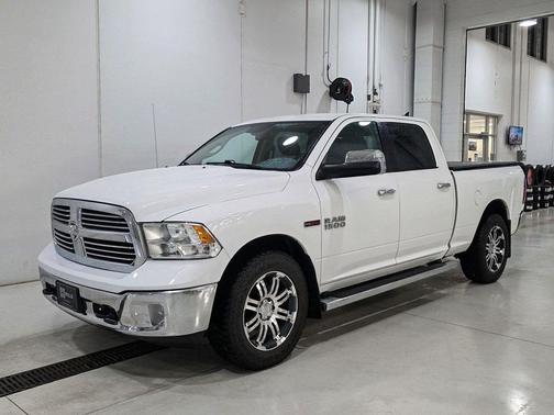 Bright White Clearcoat 2018 RAM 1500 Big Horn