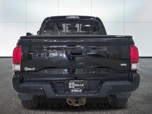 Midnight Black Metallic 2019 Toyota Tacoma TRD Sport