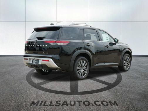 2025 Nissan Pathfinder SL 4WD