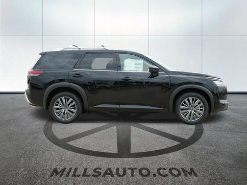 2025 Nissan Pathfinder SL 4WD
