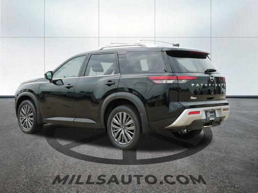 2025 Nissan Pathfinder SL 4WD