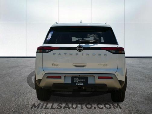 2025 Nissan Pathfinder Platinum 4WD