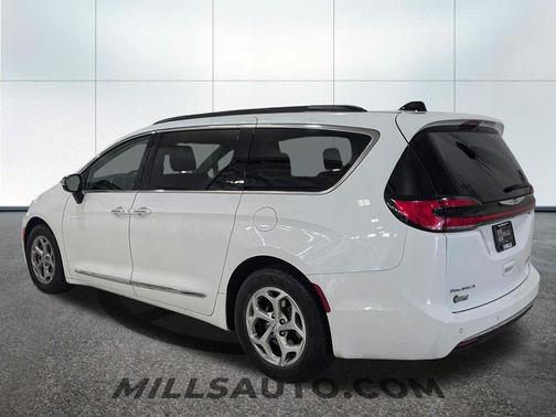 Bright White Clearcoat 2023 Chrysler Pacifica Limited