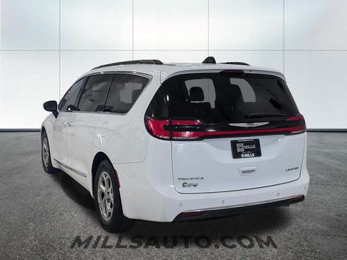 Bright White Clearcoat 2023 Chrysler Pacifica Limited