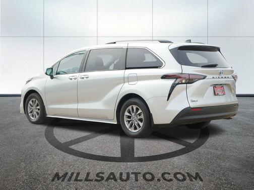 2024 Toyota Sienna XLE 7 Passenger