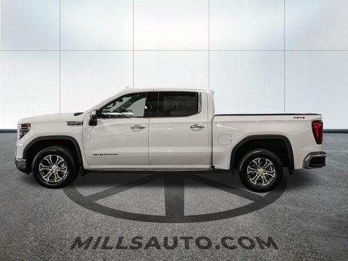 2025 GMC Sierra 1500 SLT