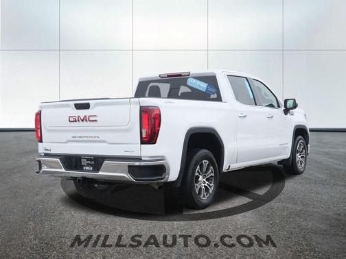 2025 GMC Sierra 1500 SLT