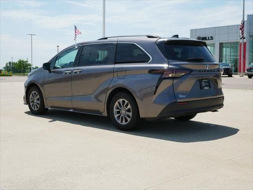 2024 Toyota Sienna XLE
