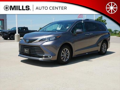 2024 Toyota Sienna XLE