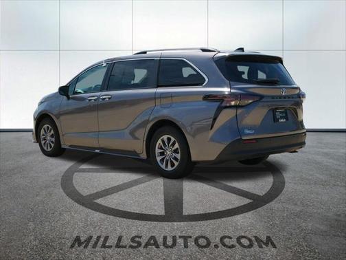 2024 Toyota Sienna XLE