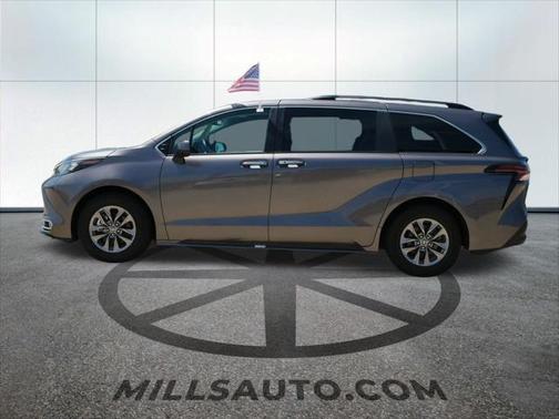 2024 Toyota Sienna XLE