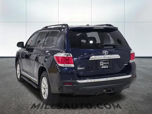 Nautical Blue Metallic 2013 Toyota Highlander SE
