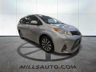 2020 Toyota Sienna XLE