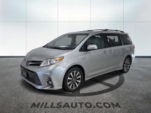 2020 Toyota Sienna XLE