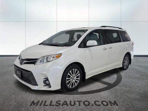 2018 Toyota Sienna XLE