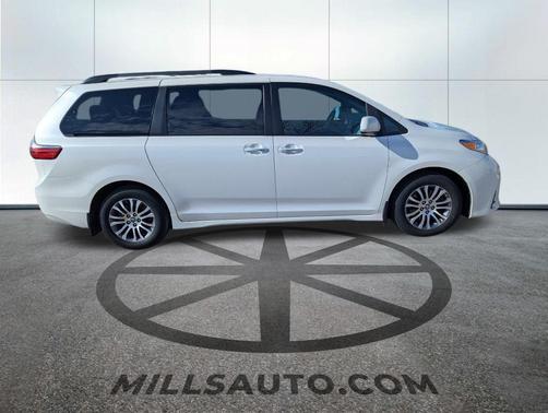 2018 Toyota Sienna SE
