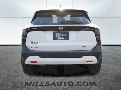 2025 Nissan Kicks SR