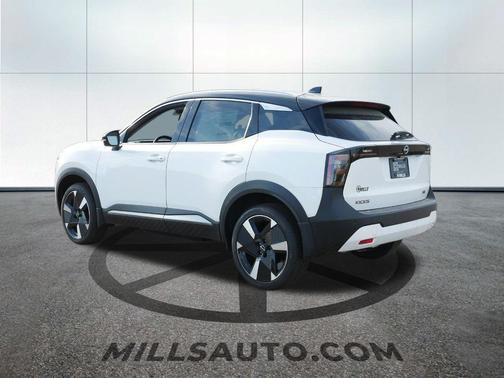 2025 Nissan Kicks SR