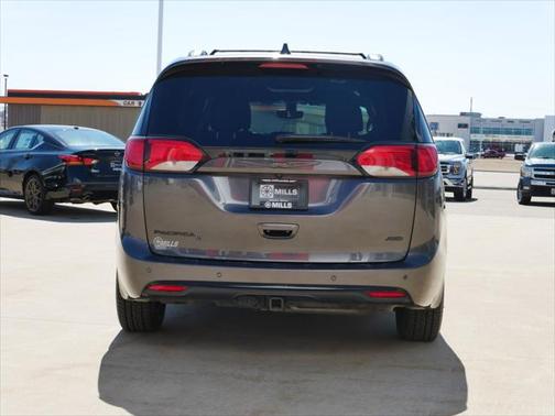 2020 Chrysler Pacifica L