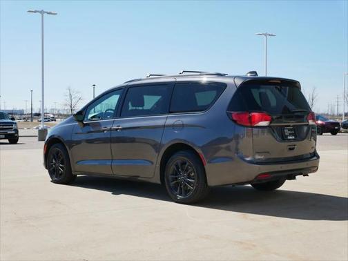 2020 Chrysler Pacifica L