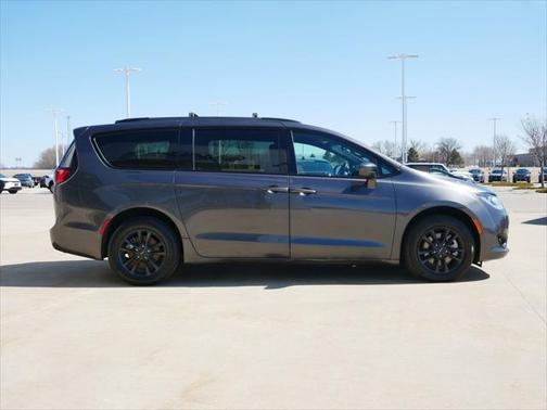 2020 Chrysler Pacifica L