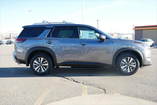 2025 Nissan Pathfinder SL 4WD
