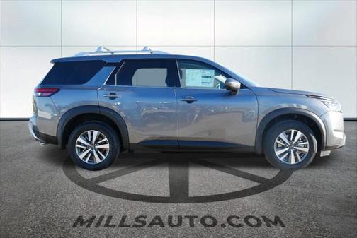 2025 Nissan Pathfinder SL 4WD