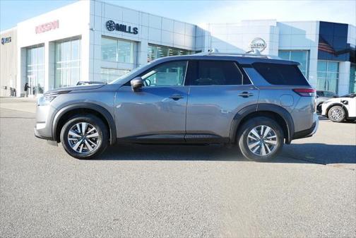 2025 Nissan Pathfinder SL 4WD