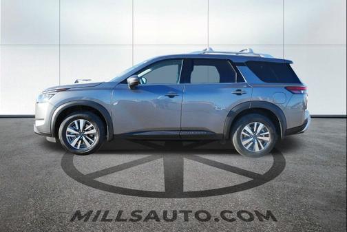 2025 Nissan Pathfinder SL 4WD