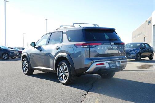 2025 Nissan Pathfinder SL 4WD
