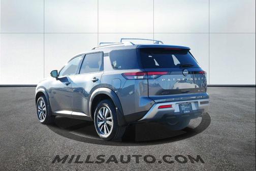 2025 Nissan Pathfinder SL 4WD