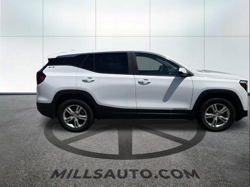 Summit White 2024 GMC Terrain SLE