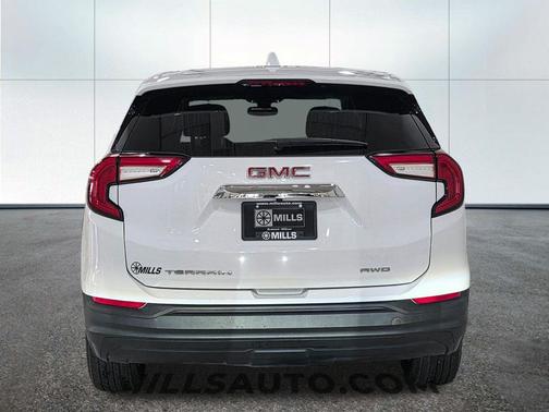 Summit White 2024 GMC Terrain SLE