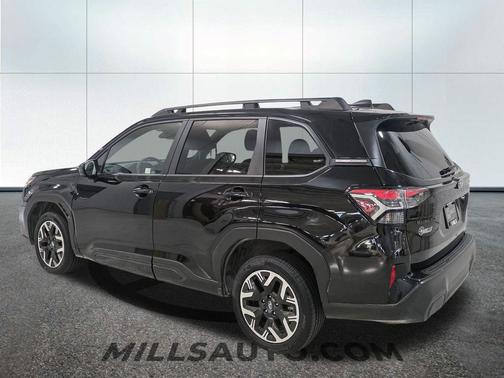 Crystal Black Silica 2025 Subaru Forester Premium