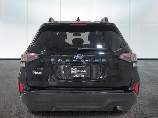 Crystal Black Silica 2025 Subaru Forester Premium