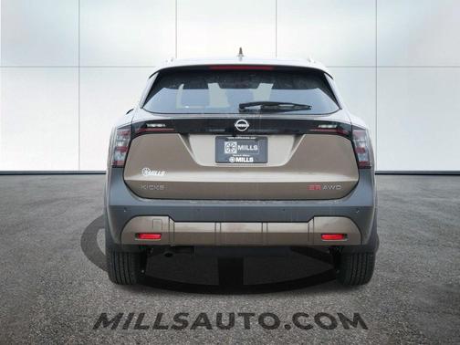 2025 Nissan Kicks SR