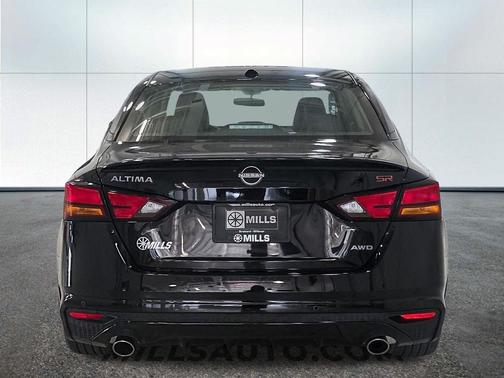 Super Black Clearcoat 2025 Nissan Altima SR AWD