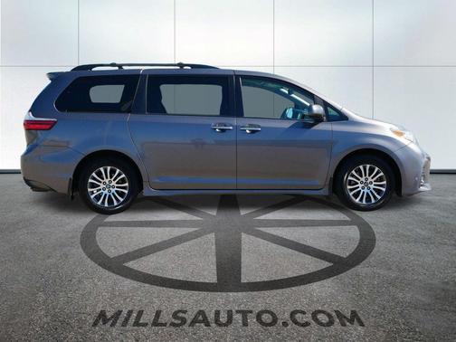 2018 Toyota Sienna XLE