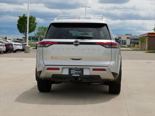 2025 Nissan Pathfinder SL 4WD