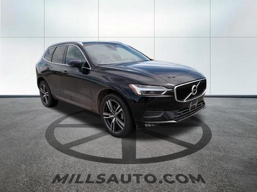 Onyx Black Metallic 2021 Volvo XC60 T5 Momentum