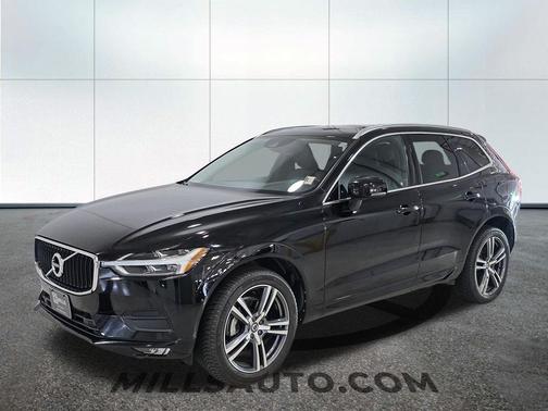 Onyx Black Metallic 2021 Volvo XC60 T5 Momentum