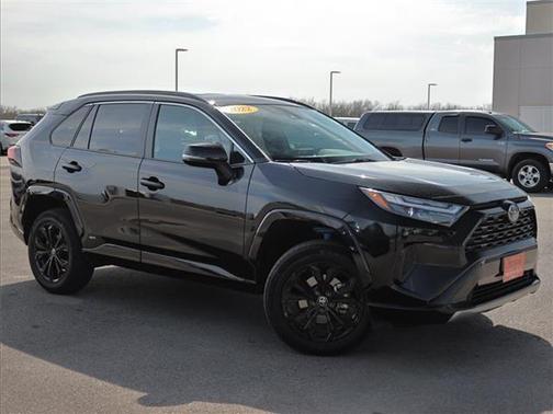 2022 Toyota RAV4 Hybrid SE