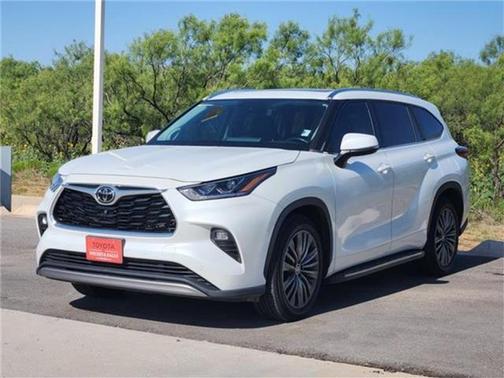 2022 Toyota Highlander Platinum