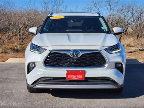 2022 Toyota Highlander Platinum