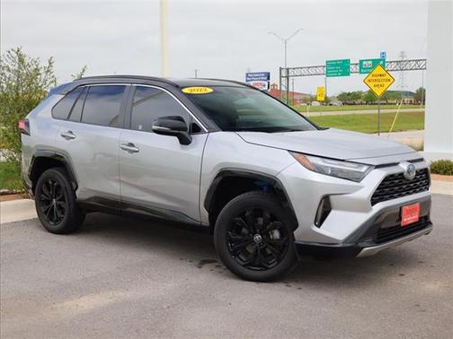 2022 Toyota RAV4 Hybrid SE