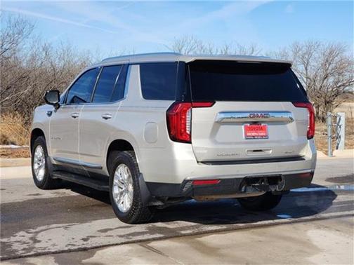 2023 GMC Yukon SLT