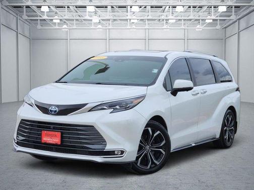 WHITE 2025 Toyota Sienna Platinum