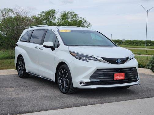 WHITE 2025 Toyota Sienna Platinum